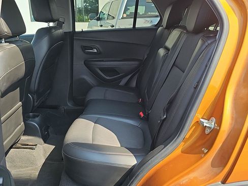Used 2017 Chevrolet Trax LT w/ Sun & Sound Package FWD image 26