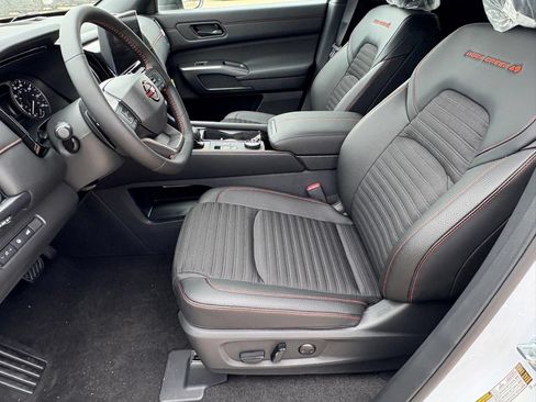 New 2026 Nissan Pathfinder Rock Creek w/ Rock Creek Premium Package AWD/4WD image 19