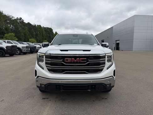 Used 2022 GMC Sierra 1500 SLT w/ SLT Premium Plus Package AWD/4WD image 2