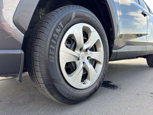 Certified 2021 Toyota RAV4 LE FWD image 22