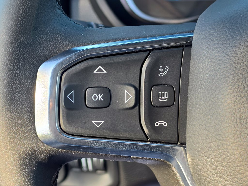 Used 2025 RAM 2500 Laramie AWD/4WD image 17
