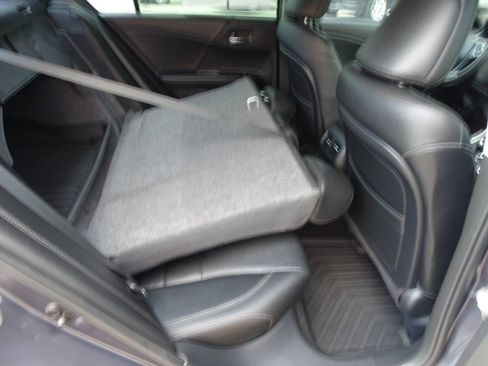 Used 2014 Honda Accord Touring image 38