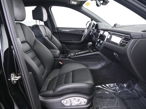 Used 2023 Porsche Macan GTS image 23