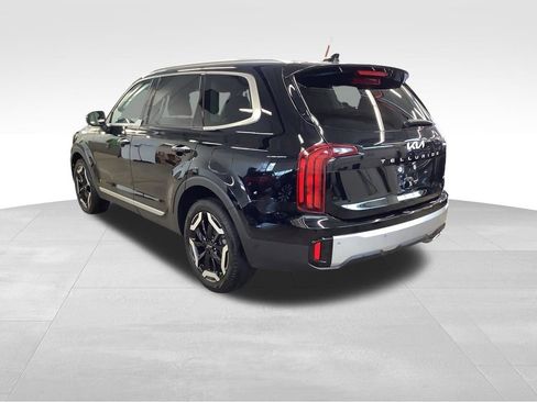 Certified 2023 Kia Telluride S w/ S Sunroof Package AWD/4WD image 4