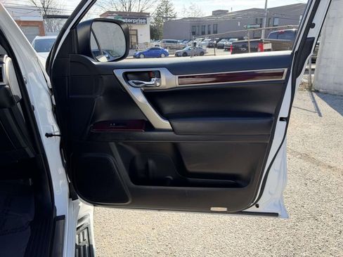 Used 2016 Lexus GX 460 w/ Premium Package image 11