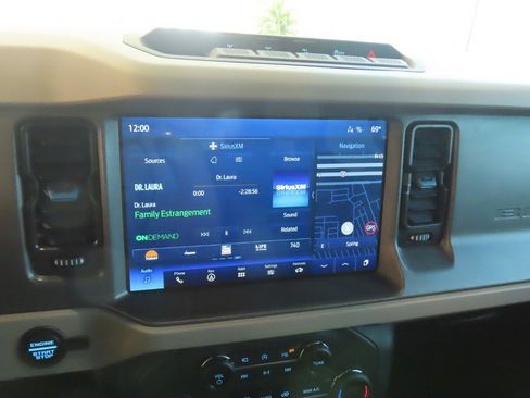 Used 2024 Ford Bronco Wildtrak AWD/4WD image 25