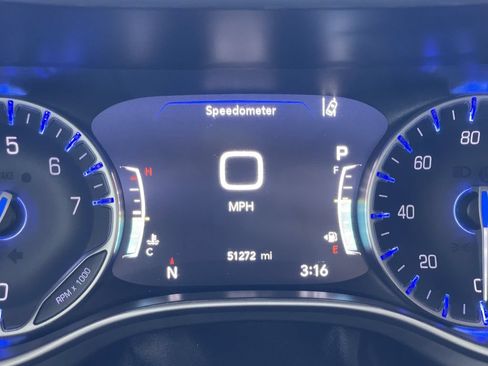 Used 2023 Chrysler Pacifica Touring-L FWD image 35