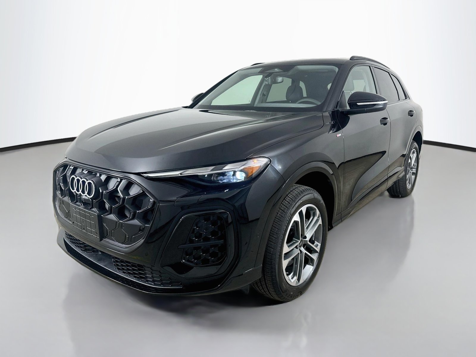New 2026 Audi Q5 2.0T AWD/4WD image 1