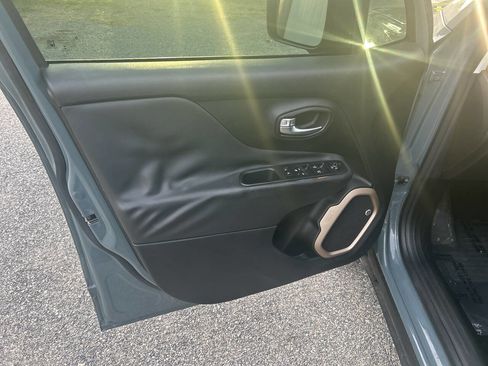 Used 2016 Jeep Renegade 75th Anniversary AWD/4WD image 12