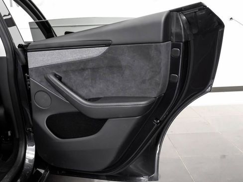 Used 2026 Tesla Model Y 2WD image 44