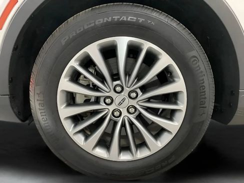 Used 2016 Lincoln MKX Select w/ Select Plus Package FWD image 25