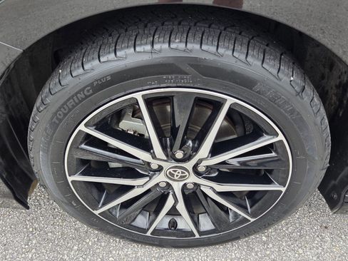 Used 2024 Toyota Camry SE FWD image 11