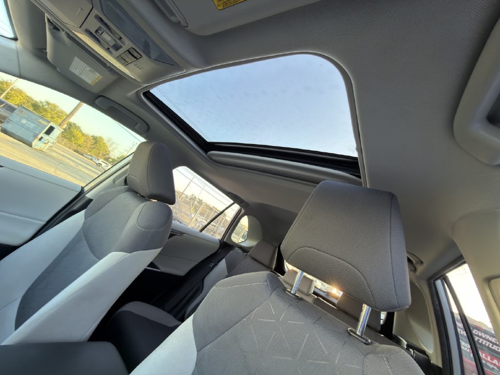 Used 2019 Toyota RAV4 XLE w/ Convenience Package FWD image 26