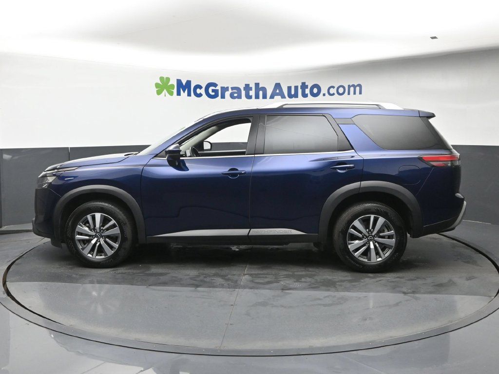 Used 2025 Nissan Pathfinder SL AWD/4WD image 23