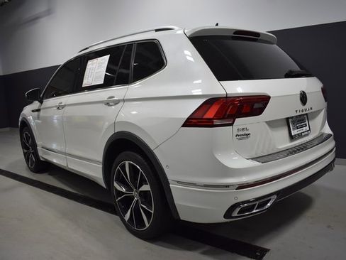 Used 2022 Volkswagen Tiguan SEL R-Line image 3