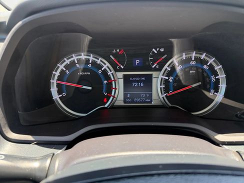 Used 2017 Toyota 4Runner SR5 AWD/4WD image 16