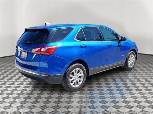 Used 2019 Chevrolet Equinox LT image 2