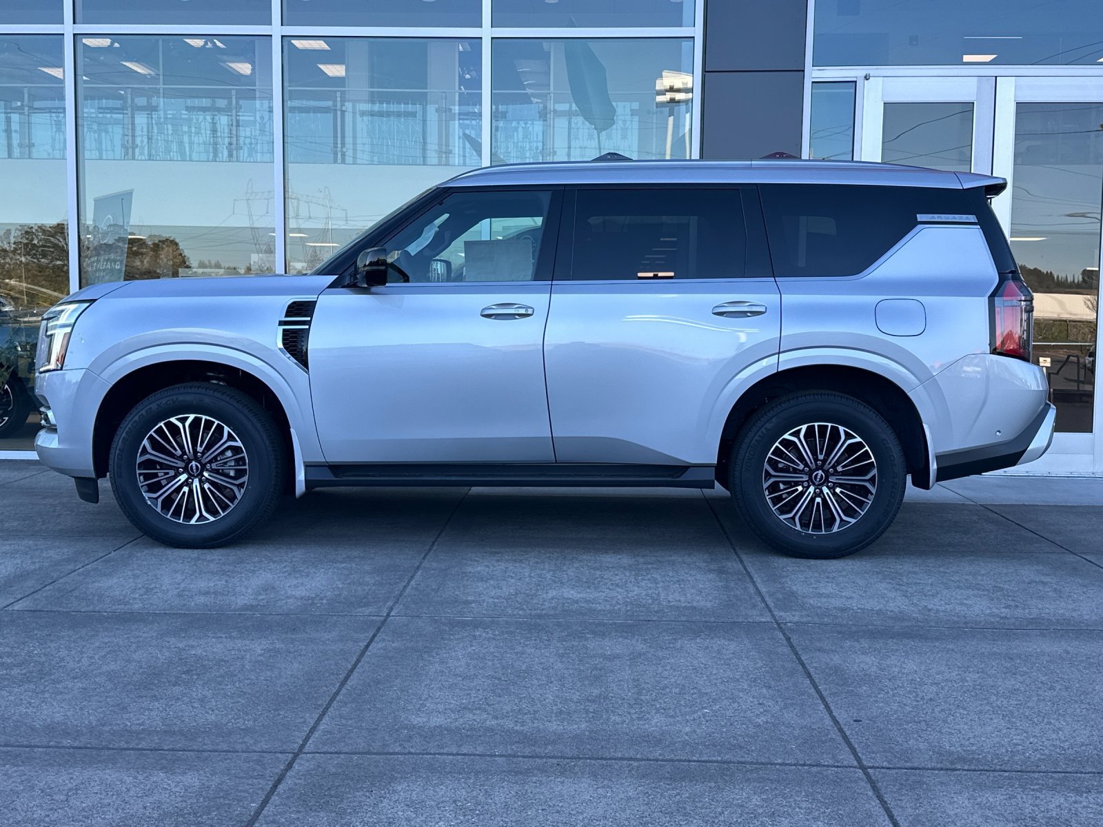 New 2026 Nissan Armada SL w/ Captain's Chari Seat Package AWD/4WD image 7
