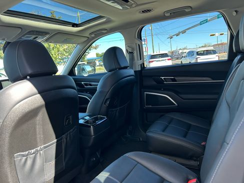 Used 2022 Kia Telluride EX w/ EX Premium Package image 29