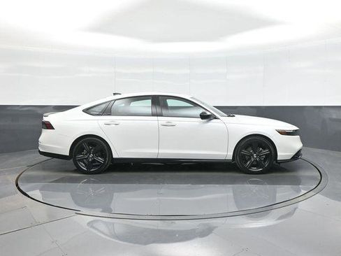 Used 2025 Honda Accord Sport image 8