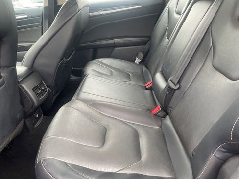 Used 2019 Ford Fusion Titanium image 21