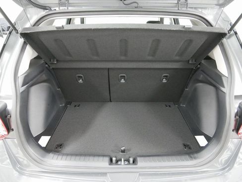 Used 2026 Hyundai Venue SEL FWD image 6