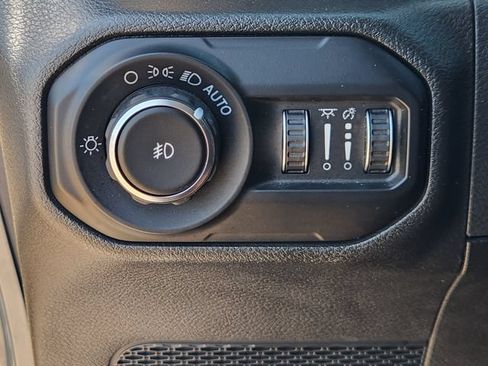 Used 2018 Jeep Wrangler Unlimited Sport S AWD/4WD image 21