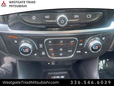 Used 2023 Chevrolet Traverse Premier w/ Redline Edition image 18