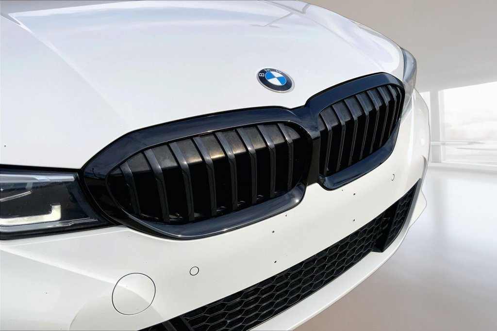 Used 2021 BMW 330i Sedan w/ M Sport Package RWD image 26