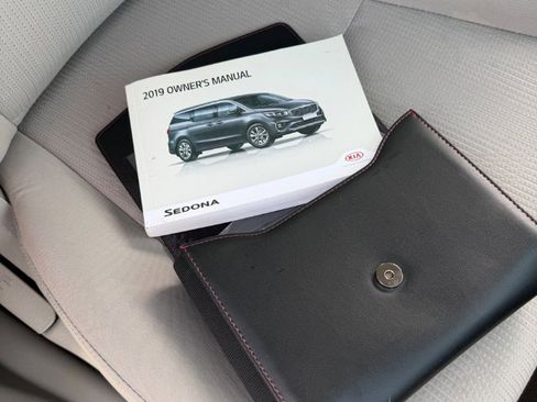 Used 2019 Kia Sedona L FWD image 21