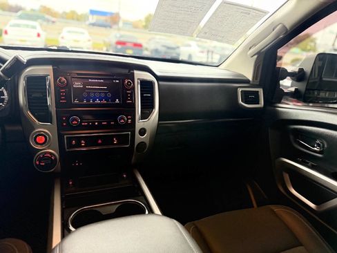 Used 2019 Nissan Titan SV w/ SV Convenience Package image 50