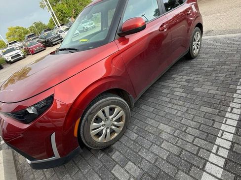 Used 2024 Kia Soul LX FWD image 8