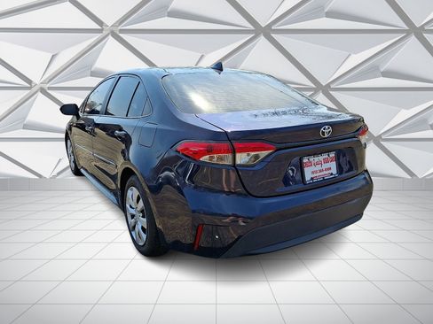 Used 2022 Toyota Corolla LE w/ Carpet Mat Package (TMS) image 8