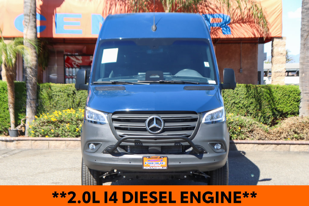 Used 2025 Mercedes-Benz Sprinter 2500 image 3