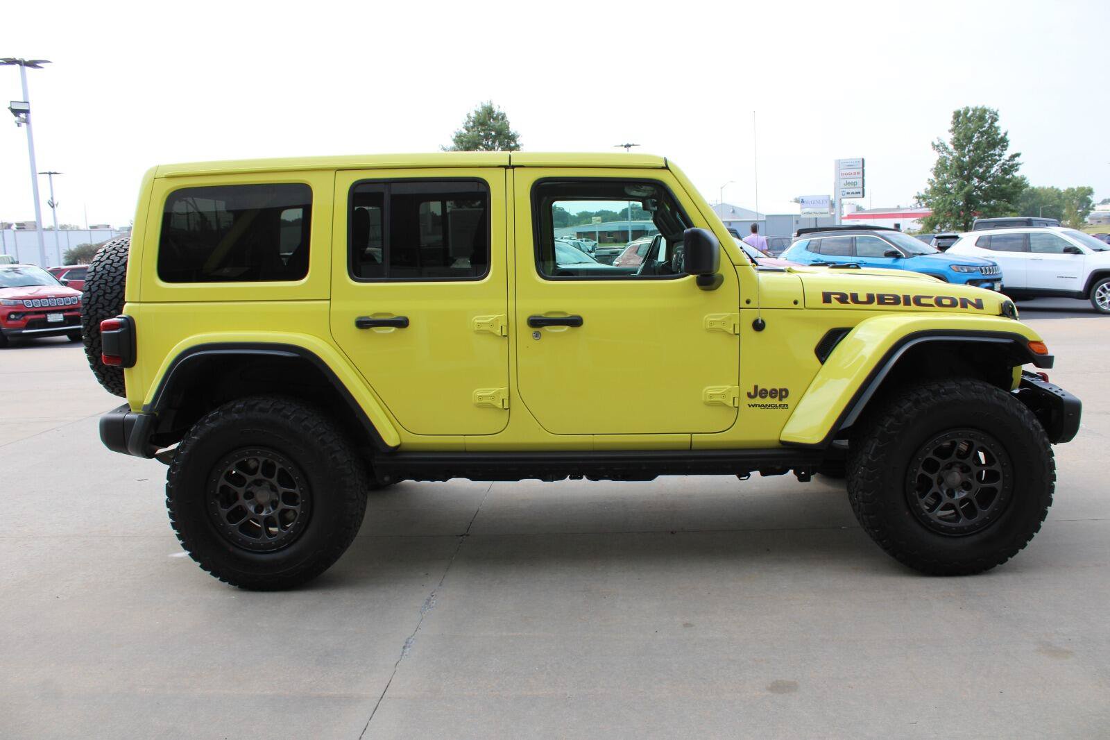 Certified 2022 Jeep Wrangler Unlimited Rubicon w/ Xtreme Recon 35" Tire Package AWD/4WD image 6