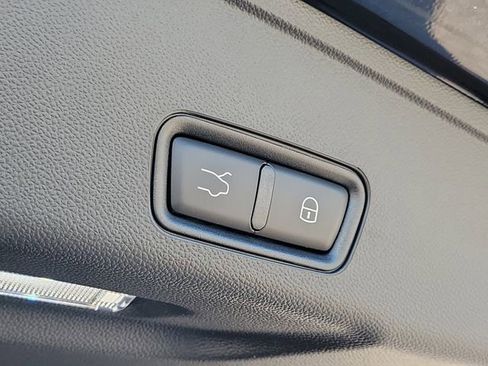 New 2025 Maserati Grecale Modena image 9