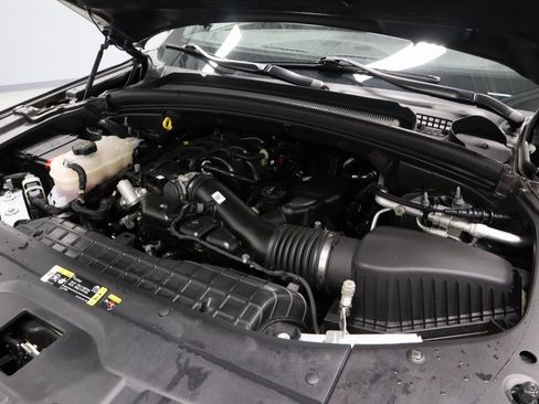 Used 2025 Jeep Grand Cherokee L Altitude image 14