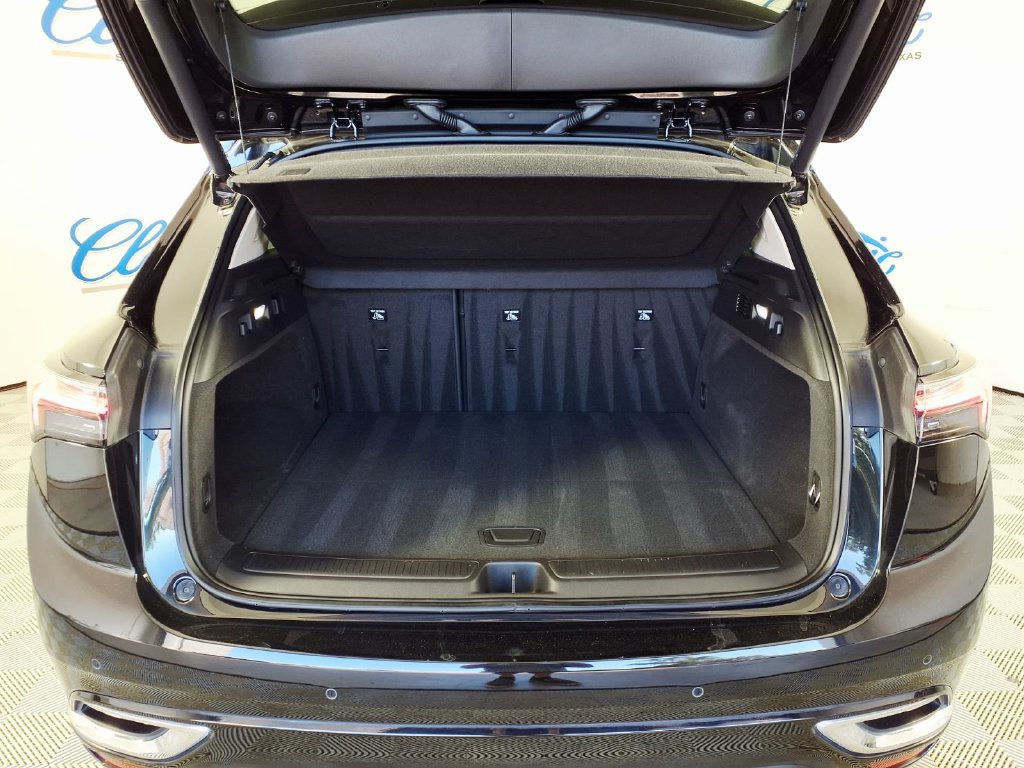 Used 2023 Buick Envision Avenir FWD image 9