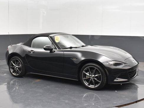 Used 2019 MAZDA MX-5 Miata Grand Touring RWD image 10