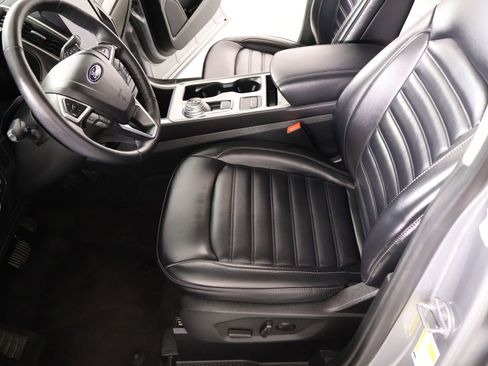 Used 2024 Ford Edge SEL image 11