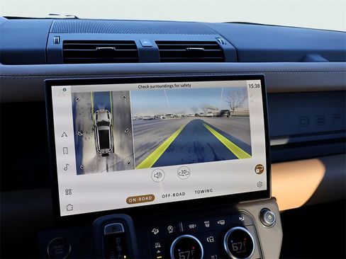 New 2026 Land Rover Defender 130 X-Dynamic SE image 23