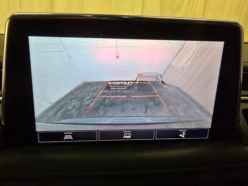 Used 2021 GMC Yukon SLE w/ Gmc Pro Safety Plus Package image 19