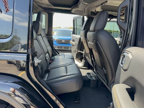 Used 2024 Jeep Wrangler Sahara w/ Technology Group image 16