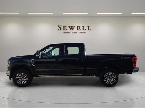 Used 2019 Ford F250 Lariat w/ Lariat Ultimate Package image 2