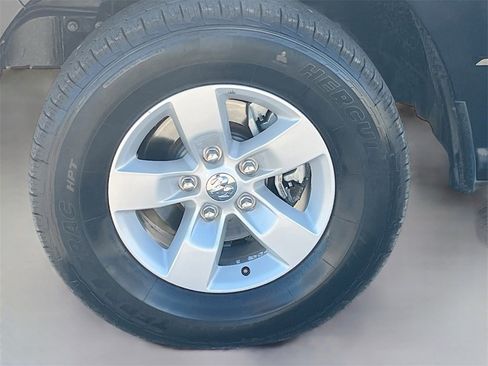 Used 2022 RAM 1500 Classic SLT w/ Electronics Group image 31