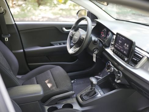 Used 2023 Kia Rio S image 17