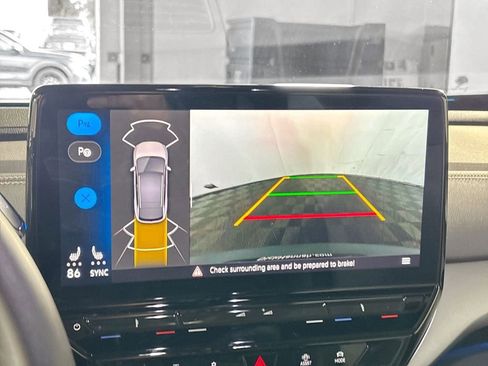 Certified 2024 Volkswagen ID.4 2WD image 18