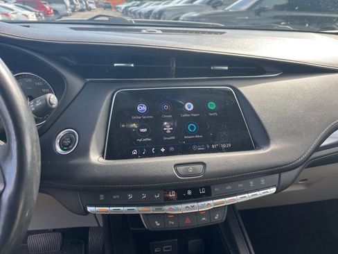 Certified 2022 Cadillac XT4 Luxury w/ Cold Weather Package image 14