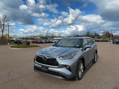 Used 2023 Toyota Highlander Platinum