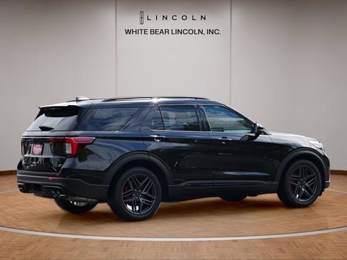 Used 2025 Ford Explorer ST AWD/4WD image 5